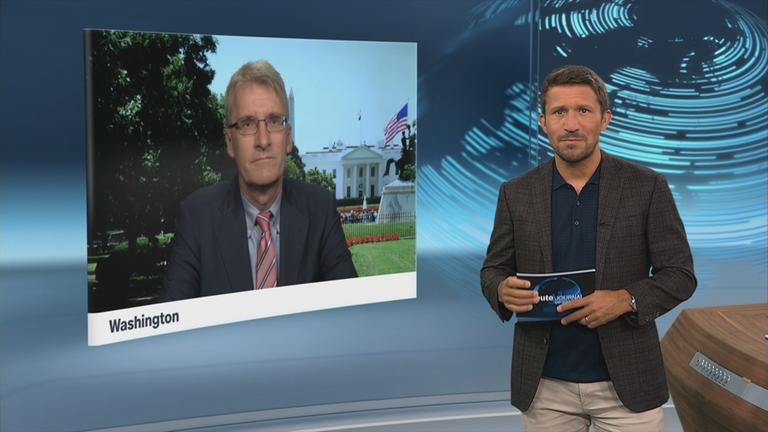 Schaltgespräch zwischen Elmar Theveßen und Christopher Wehrmann