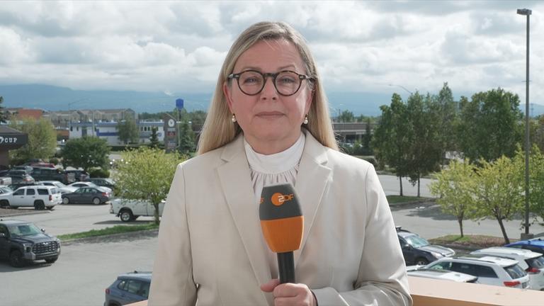 Schaltgespräch mit Claudia Bates