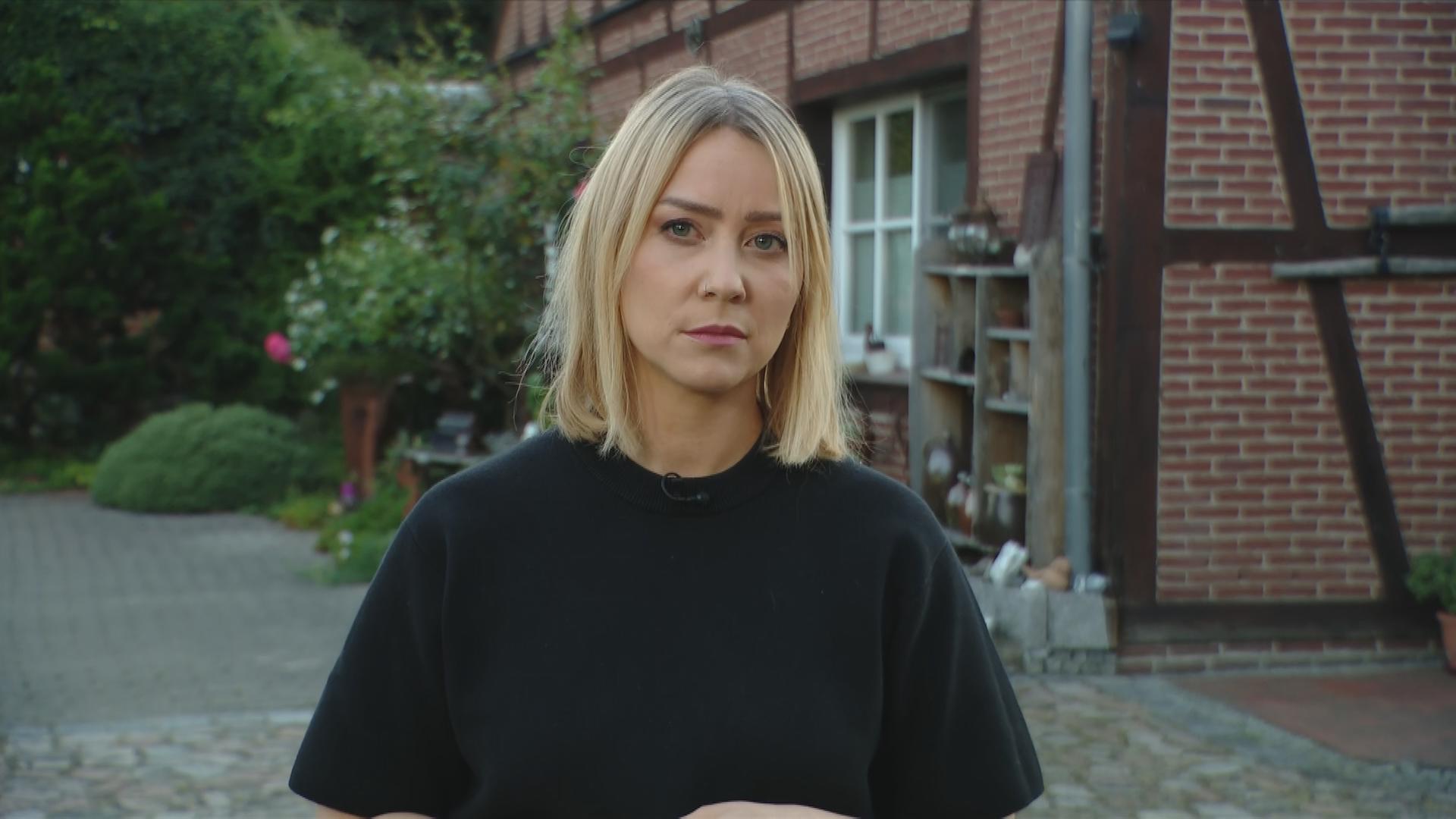Sarah Pagung im Gespräch mit Shakuntala Banerjee