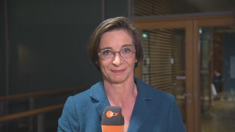 Diana Zimmermann und Dunja Hayali sprechen im Schaltgespräch