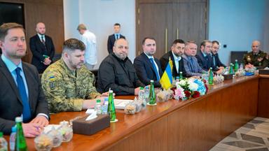 2. Runde: Russland, die USA und die Ukraine führen trilaterale Gespräche in Abu Dhabi