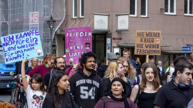 Schulstreik gegen Wehrpflicht und Aufrüstung in Augsburg
