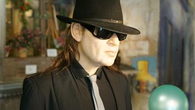 Udo Lindenberg wird 80: Das Panoptikum am Hamburger Spielbudenplatz feiert den Geburtstag des Panikrockers