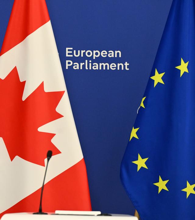 Gemeinsame Presseerklärung von Mark Carney (Kanadischer Premierminister) und Roberta Metsola (Präsidentin des Europäischen Parlaments (EU))/17.9.2026 Straßburg Strasbourg Frankreich / France /Europarlament im Raum Rotunde