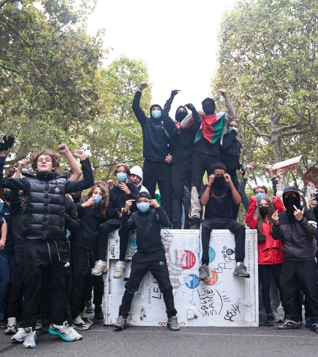 Lyon and the Rhone, France  October 2, 2026. High-school students continue to block schools across the Rhône for the fourth consecutive day following the start of nationwide demonstrations on September 29. The Rhône prefect has banned protest gatherings around the 44 schools concerned. The previous three days were marked by property damage and clashes with police. At least 26 people have been arrested in connection with the mobilisation