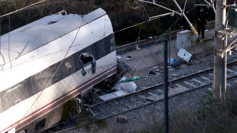 Entgleister Zug in der Nähe von Aldamuz in Spanien