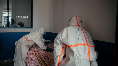 Zahl der Ebola-Erkrankungen im Kongo steigt