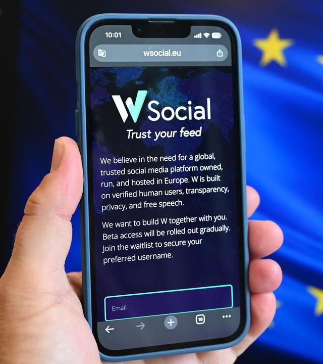 W Social auf dem Handy