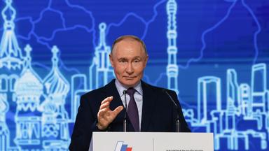 Putin am Rednerpult
