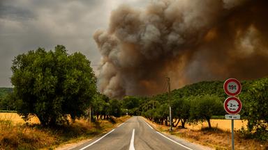 Waldbrand von Gros Bessillon im Departement Var, Frankreich