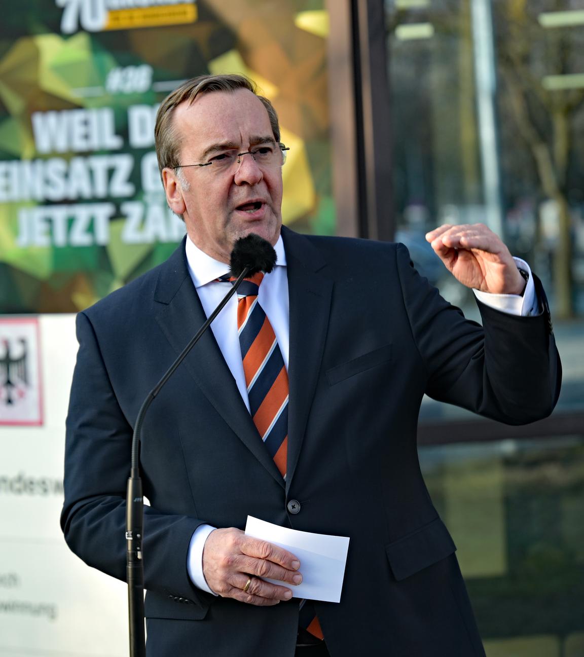 Verteidigungsminister Pistorius besucht Bundeswehr-Dienststellen