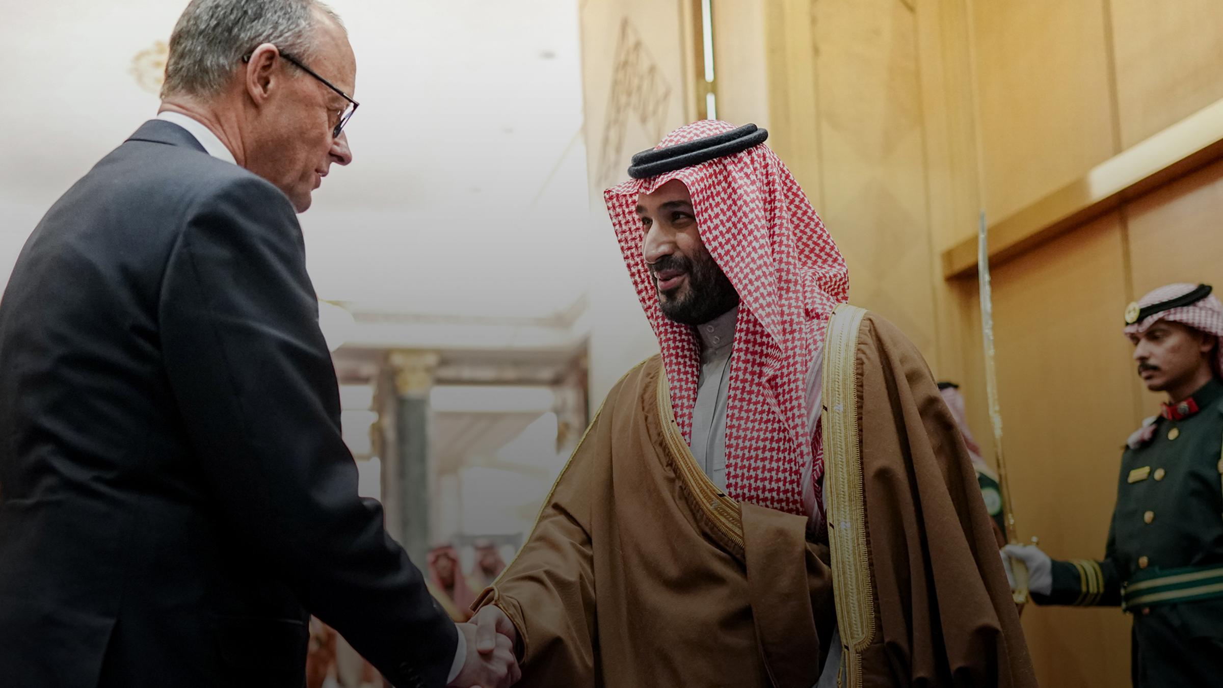 Bundeskanzler Friedrich Merz (CDU) wird von Kronprinz Mohammed bin Salman am Yamama Palast verabschiedet