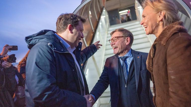 Außenminister Wadephul fliegt in die USA - Zwischenstopp Island