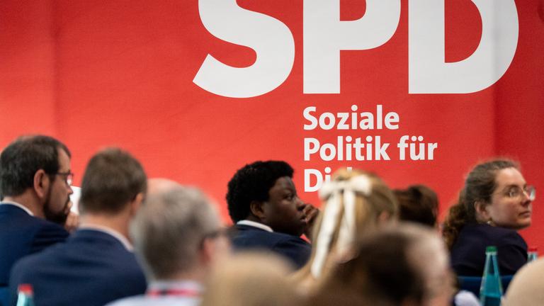 Ein großer SPD Schriftzug 
