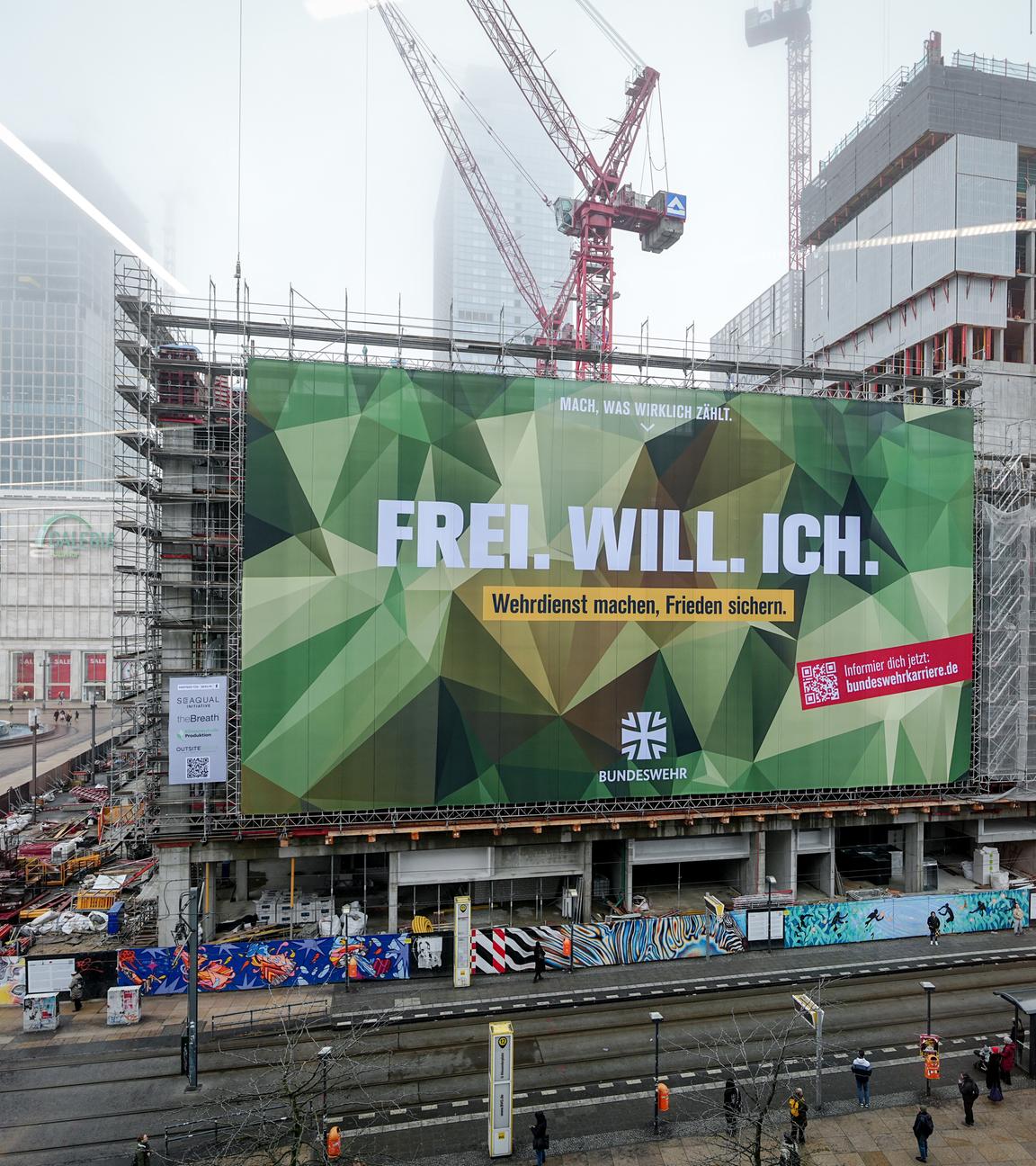 Neuer Wehrdienst - Erste Fragebögen werden verschickt