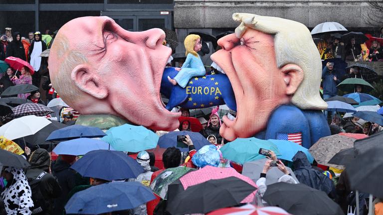 Rosenmontag am Rhein - Düsseldorf