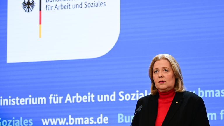 Übergabe Bericht der Kommission zur Sozialstaatsreform