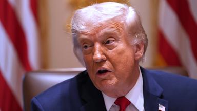 Donald Trump, Präsident der USA, spricht während einer Kabinettssitzung im Weißen Haus.