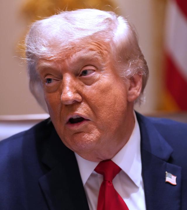 Donald Trump, Präsident der USA, spricht während einer Kabinettssitzung im Weißen Haus.