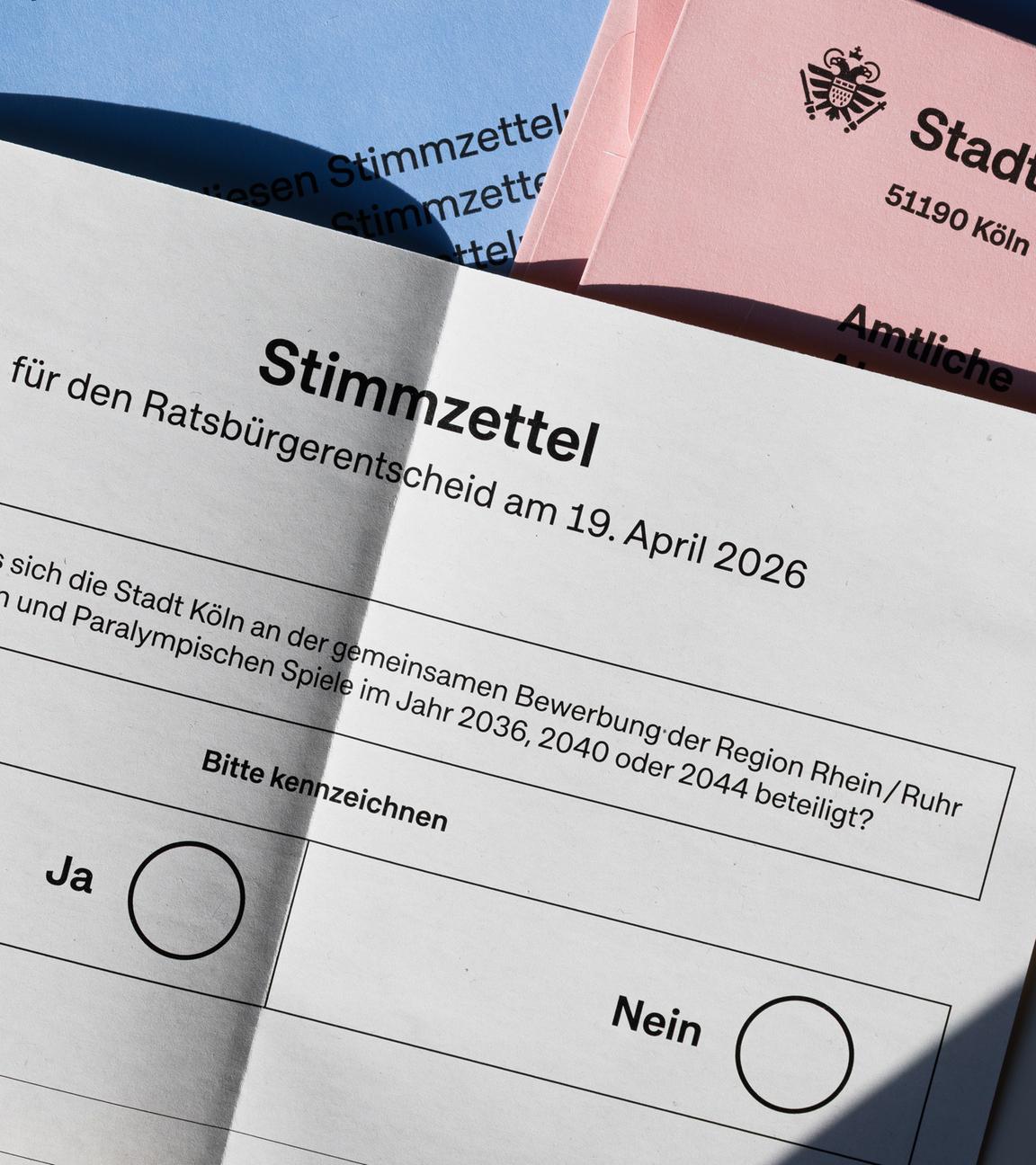 Amtliche Abstimmungsunterlagen der Stadt Köln für die Briefwahl für den Ratsbürgerentscheid (Bürgerentscheid) um die Bewerbung KölnRheinRuhr um Olympische und Paralympische Spiele (2036, 2040, 2044)