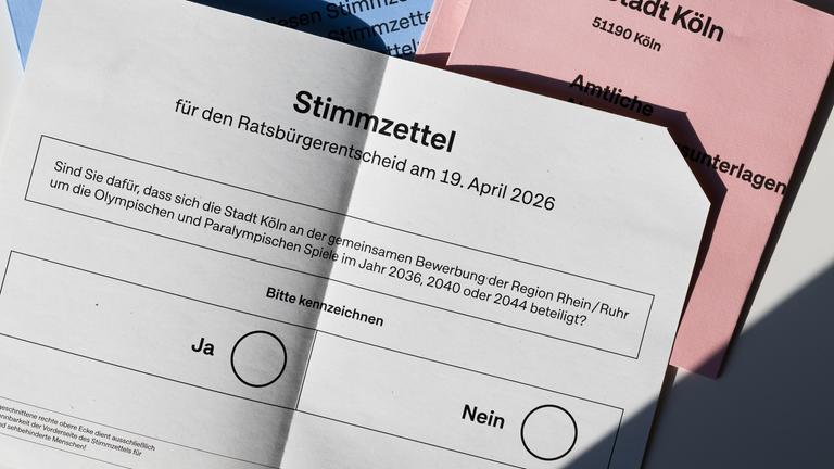 Amtliche Abstimmungsunterlagen der Stadt Köln für die Briefwahl für den Ratsbürgerentscheid (Bürgerentscheid) um die Bewerbung KölnRheinRuhr um Olympische und Paralympische Spiele (2036, 2040, 2044)