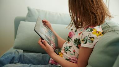 Jugendschützer warnen vor Gefahren im Netz.