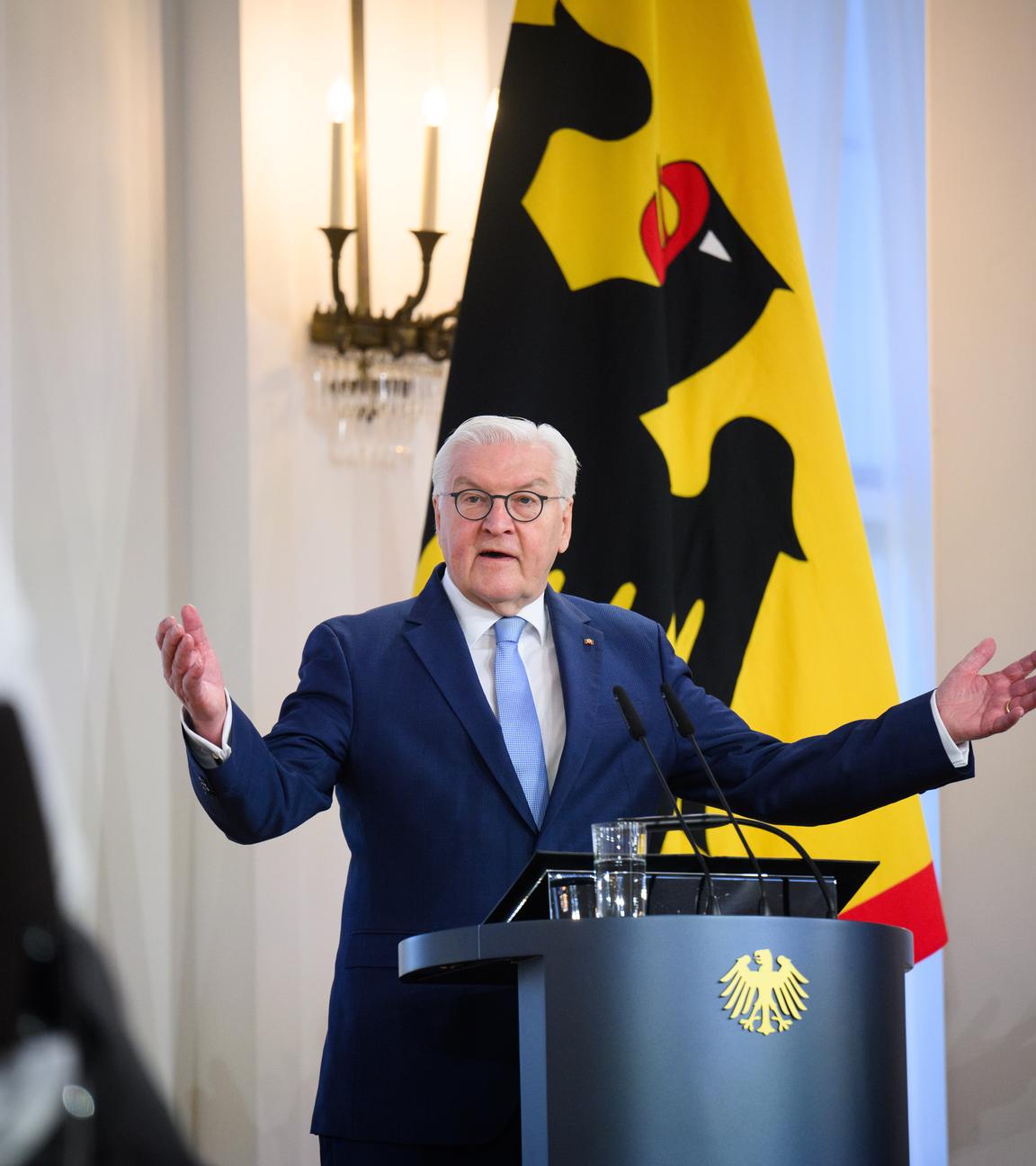 Bundespräsident Frank-Walter Steinmeier spricht beim Demokratieforum Kommunalpolitik mit dem Titel "Zukunft möglich machen" im Schloss Bellevue.