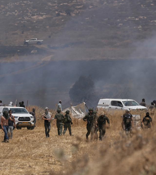 Israelische Siedler haben in der besetzten Stadt Beit Furik im Westjordanland landwirtschaftliche Flächen in Brand gesetzt