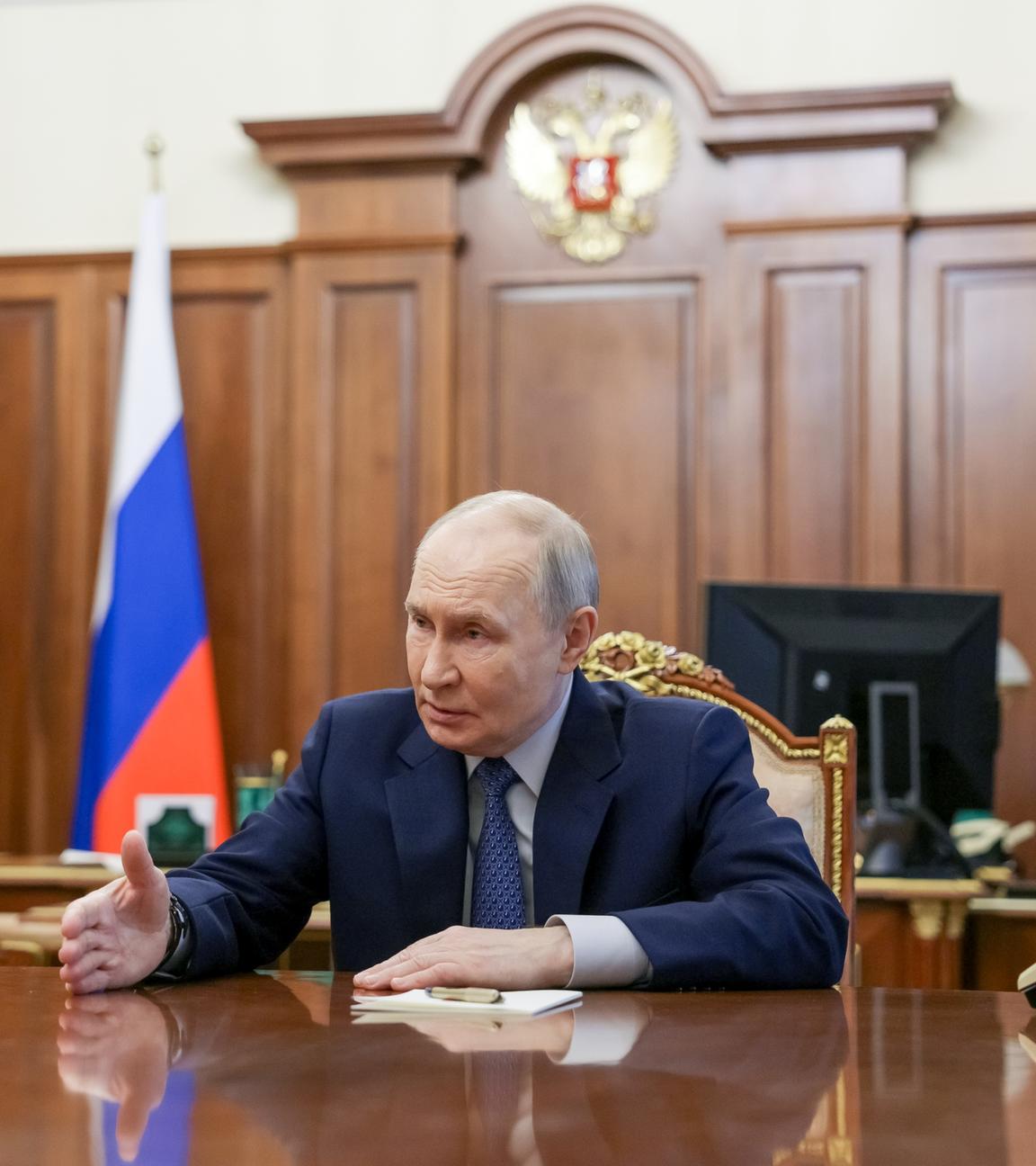 Der russische Präsident Wladimir Putin trifft sich am 10. März 2026 im Kreml in Moskau mit dem Chef der Volksrepublik Donezk, Denis Puschilin (nicht im Bild).