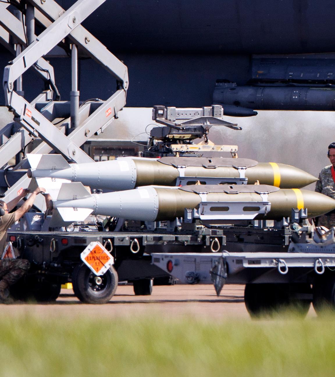 Bomber der US-Air Force waren schon in der Luft, als US-Präsident Trump sie kurz vor Ablauf des Ultimatums stoppte.