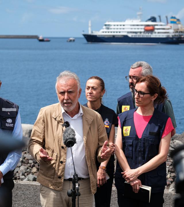 MV Hondius enters the port of Granadilla de Abona to anchor, disembark passengers