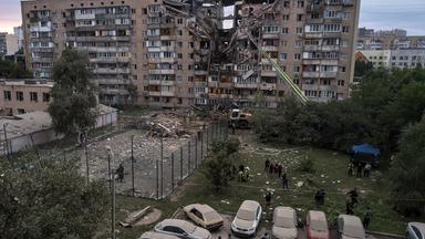 Dozens killed and injured in Russian strike on Kyiv