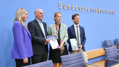 Bundespressekonferenz: Veröffentlichung der Ergebnisse der PISA-Studie 2025