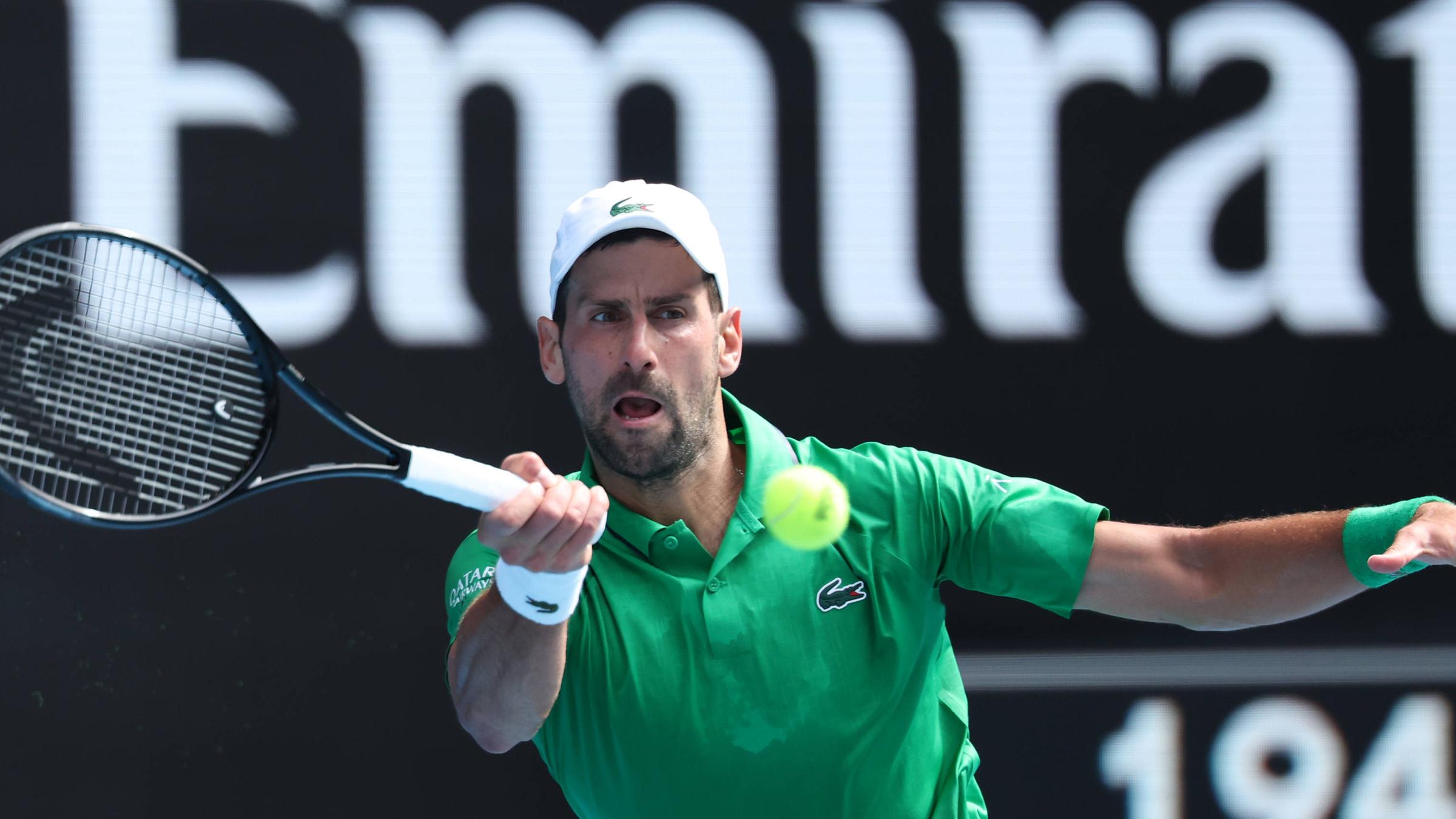 Djokovic mit viel Dusel weiter bei Australian Open