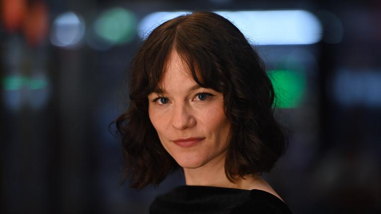 Pemiere von VIER MINUS DREI