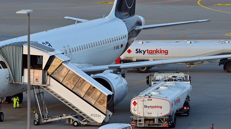 Tankfahrzeug mit Kerosin