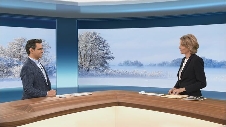 Im Studio zu sehen ist Wetterexperte Özden Terli, der über die Gefahren des Sturmtiefs Elli mit der Moderatorin Marietta Slomka spricht