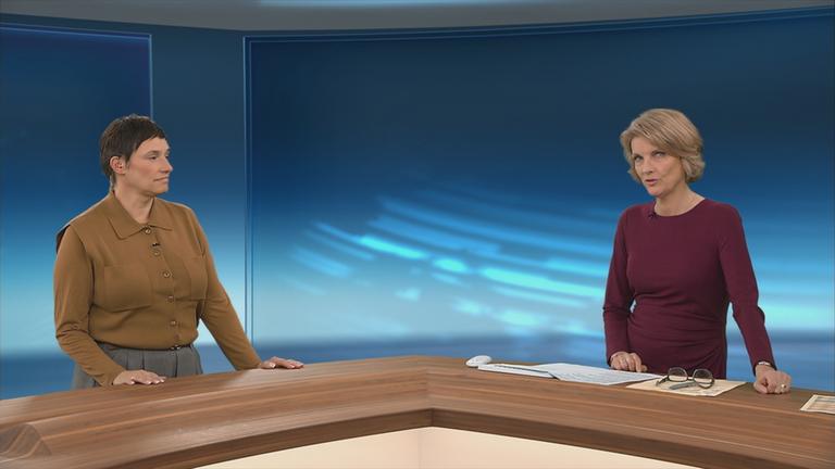 Studiogespräch zwischen der Moderatorin Marietta Slomka und der Konfliktforscherin Nicole Deitelhoff. 