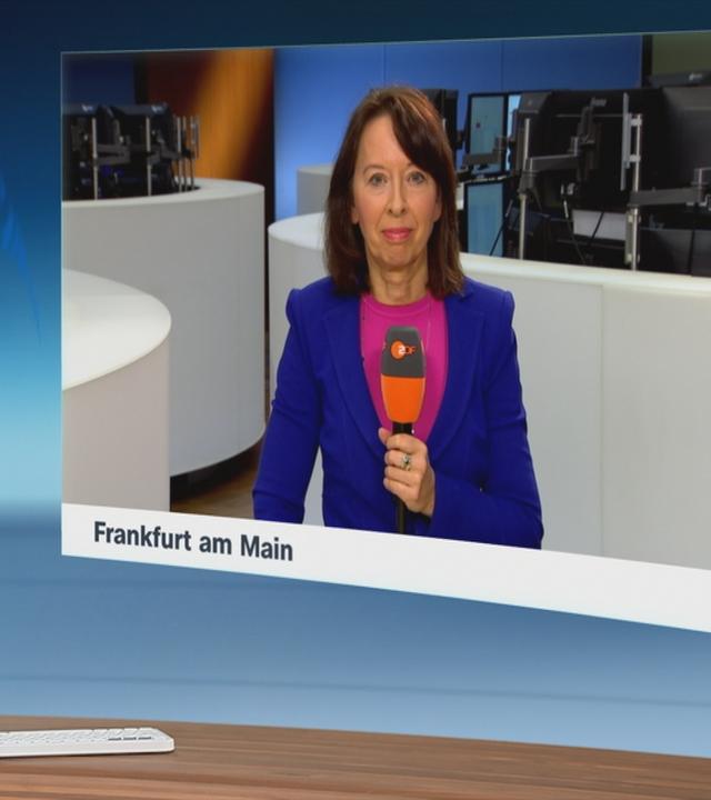 Wirtschaftsgespräch zwischen der Moderatorin Hannah Zimmermann und der Wirtschaftsexpertin Stephanie Barrett 