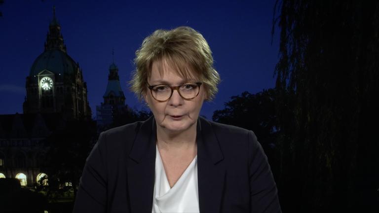 Schaltgespräch mit Innenministerin Niedersachsens von der SPD Behrens spricht im Interview über die AFD Hochstufung