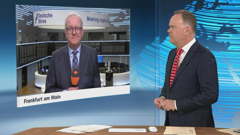 Schaltgespräch zwischen dem Moderator Sievers und ZDF-Wirtschaftsexperte Bethmann