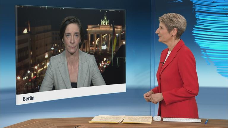 Schaltgespräch zwischen der Moderatorin Anne Gellinek und der ZDF-Hauptstadtkorrespondentin Diana Zimmermann 