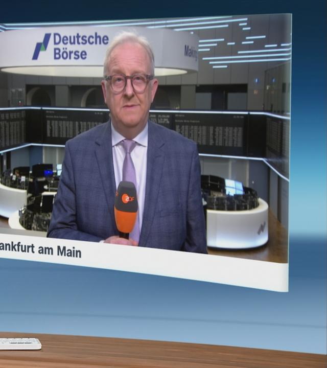 Wirtschaftsgespräch zwischen der Moderatorin Hannah Zimmermann und dem Börsenexperten Frank Bethmann