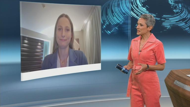 Schaltgespräch zwischen der Moderatorin Nazan Gökdemir und Josephine Ballon von der Organisation HateAid 