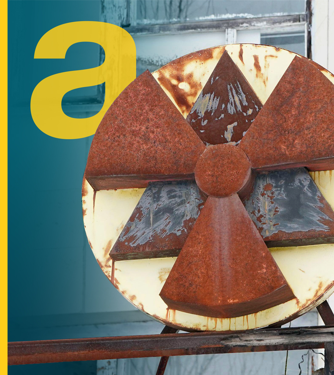 Ein Strahlungssymbol in der verlassenen Stadt Pripyat in der Sperrzone von Tschernobyl.