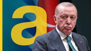 Recep Tayyip Erdogan mit grimmigem Blick.