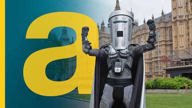 Der britische Comedian Count Binface beim Wahlkampf in London