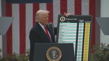 Donald Trump hält eine Rede