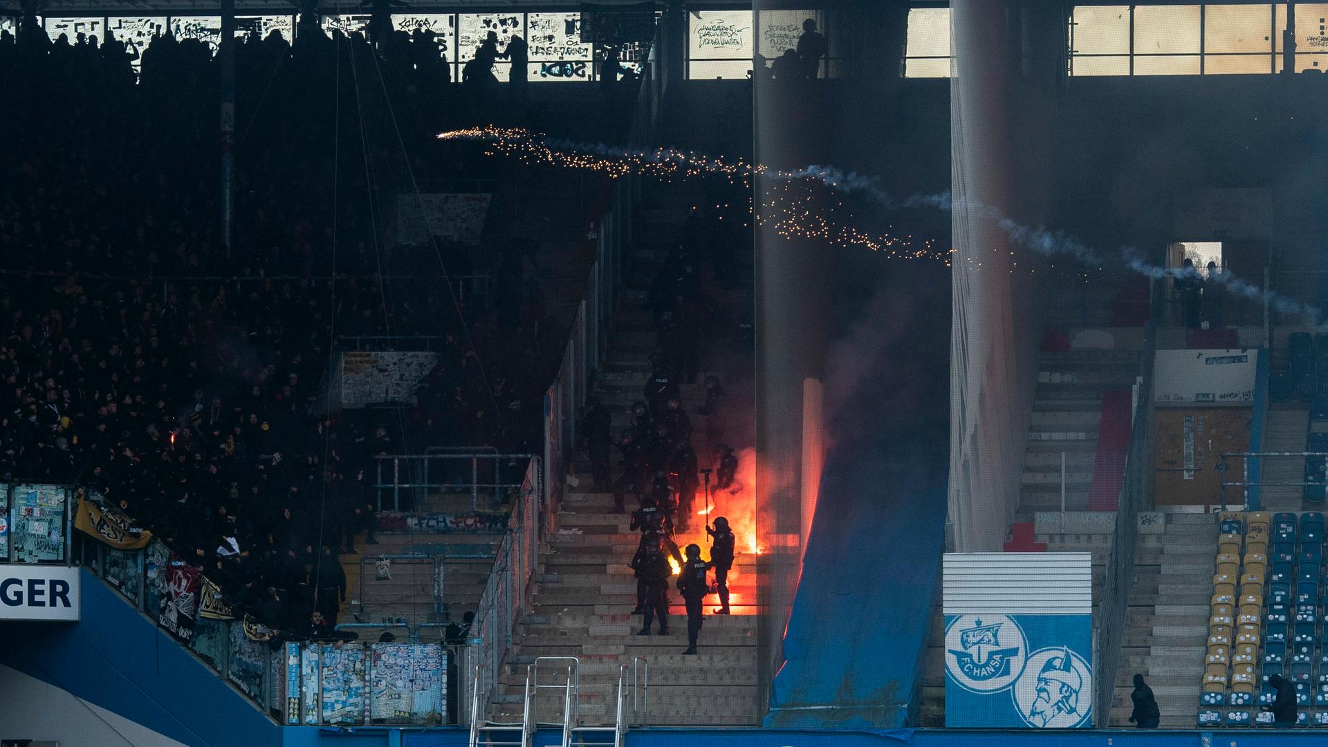 Polizeieinsatz im Dynamo-Block