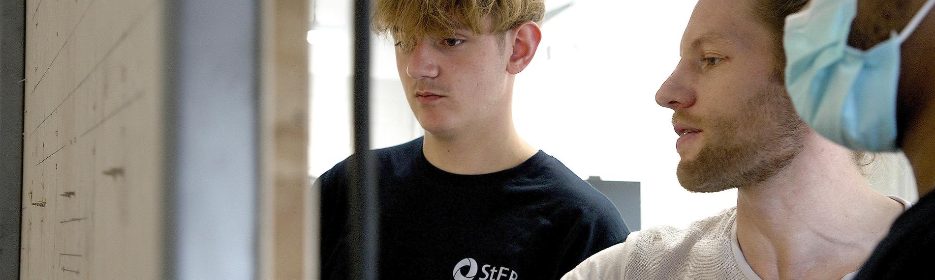 Dominik und sein Ausbilder.